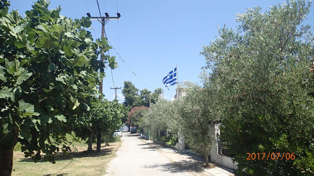 Garden Bungalow Valentina Stavros  Exterior photo